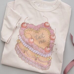 American Eagle - Oversized Valentine’s Day Graphic Tee